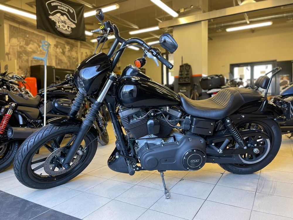 Dyna Street Bob, Harley-Davidson (2009)