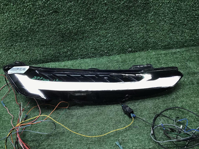 Битый Указатель поворота правый Omoda C5 (22-нв)