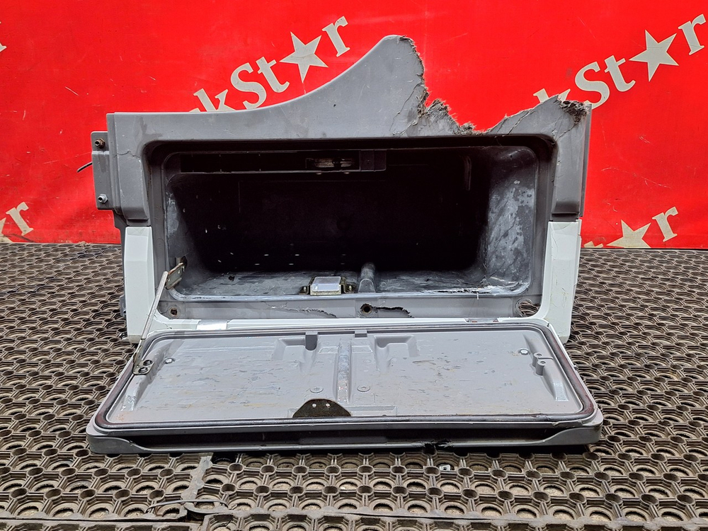 Ящик инструментальный правый