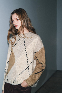 ZARA ТРИКОТАЖНЫЙ ДЖЕМПЕР С УЗОРОМ «РОМБЫ», БЕЖЕВЫЙ