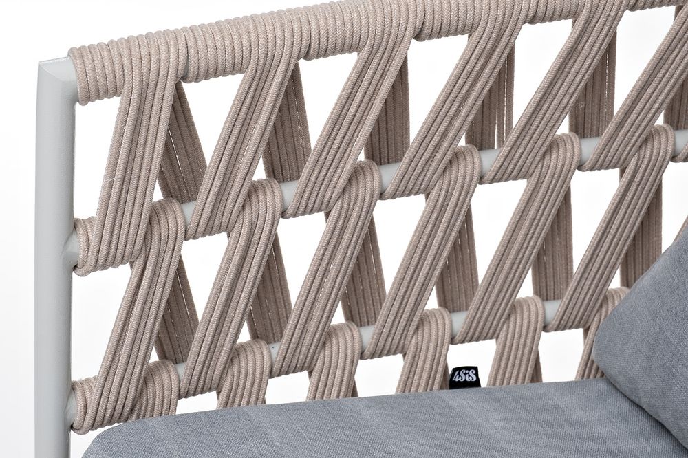 "Диего" кресло плетеное из роупа, каркас алюминий светло-серый (RAL7035) муар, роуп бежевый круглый, ткань светло-серая