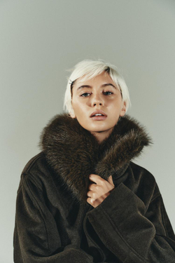 ZARA ПАЛЬТО ИЗ СМЕСОВОЙ ШЕРСТИ С ВОРОТНИКОМ ИЗ ИСКУССТВЕННОГО МЕХА, ТЕМНЫЙ ХАКИ