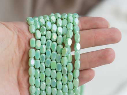 Нить бусин для украшений  5х8,5мм (ювелирное стекло)