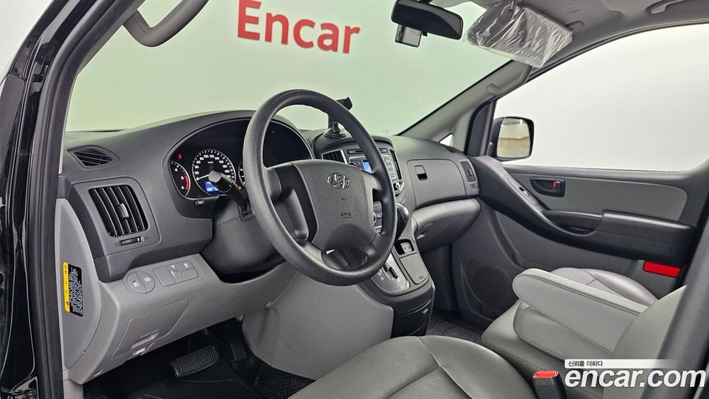 Hyundai The New Grand Starex Van 3-х местный (12.2019)