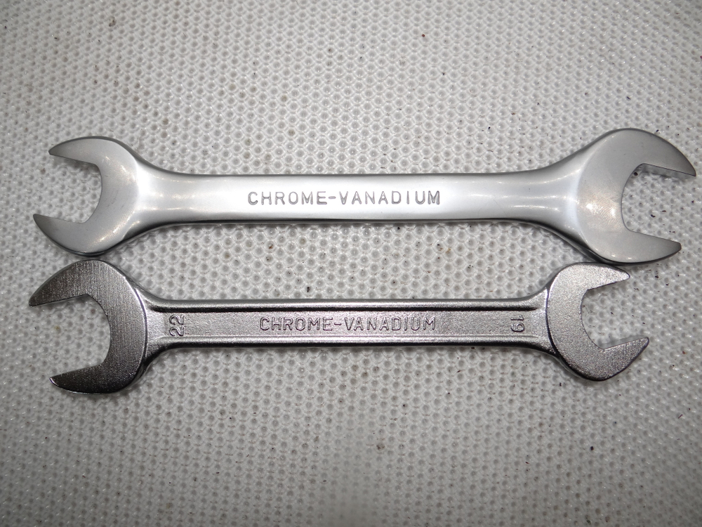 Ключ гаечный рожковый двухсторонний 19х22 CHROME VANADIUM