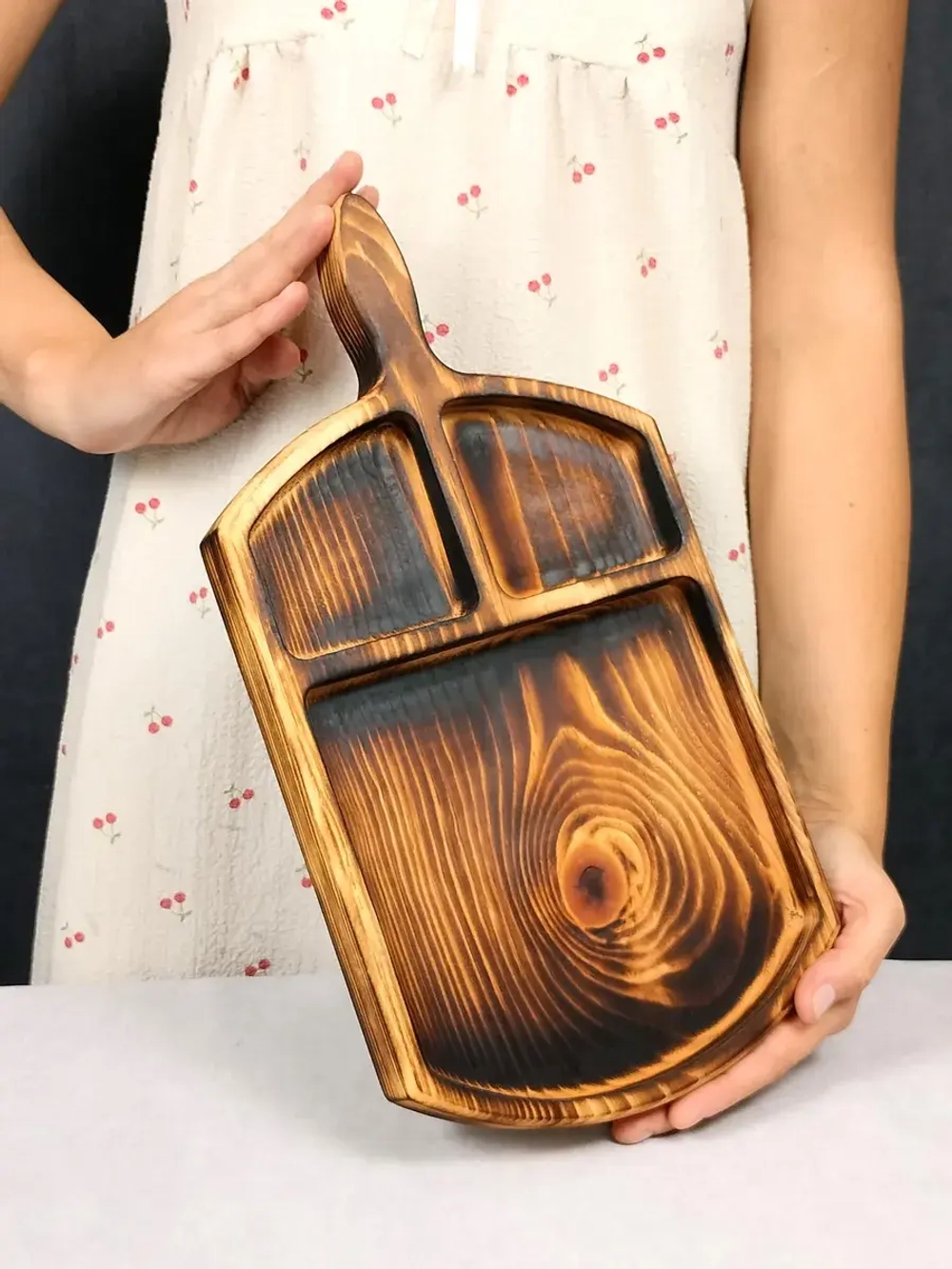 Деревянная менажница из кедра для подачи, сервировки