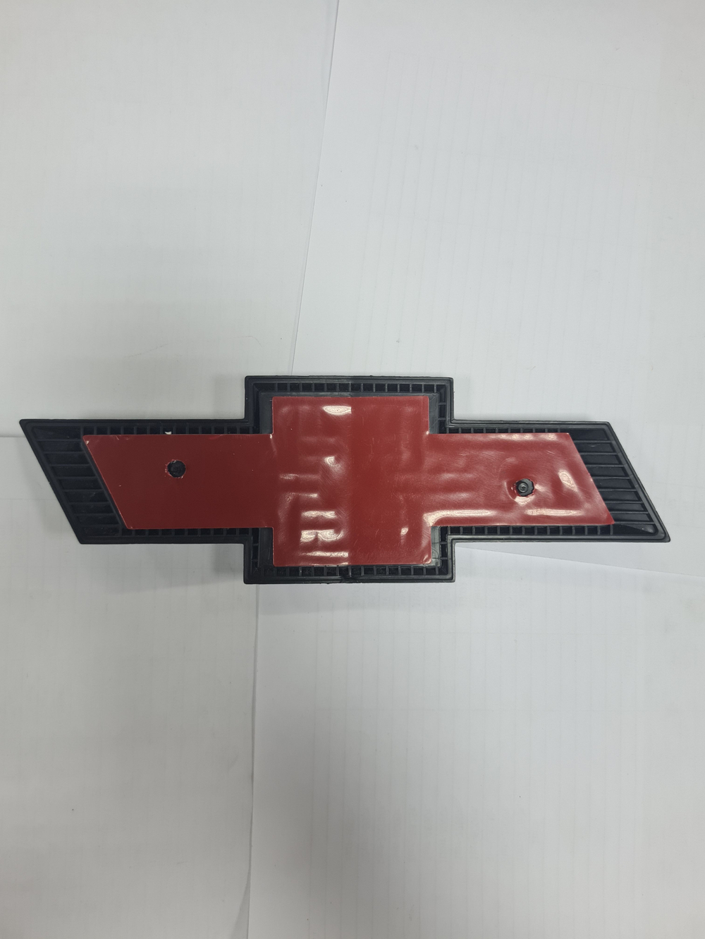 Эмблема передняя Шевроле Кобальт желтая