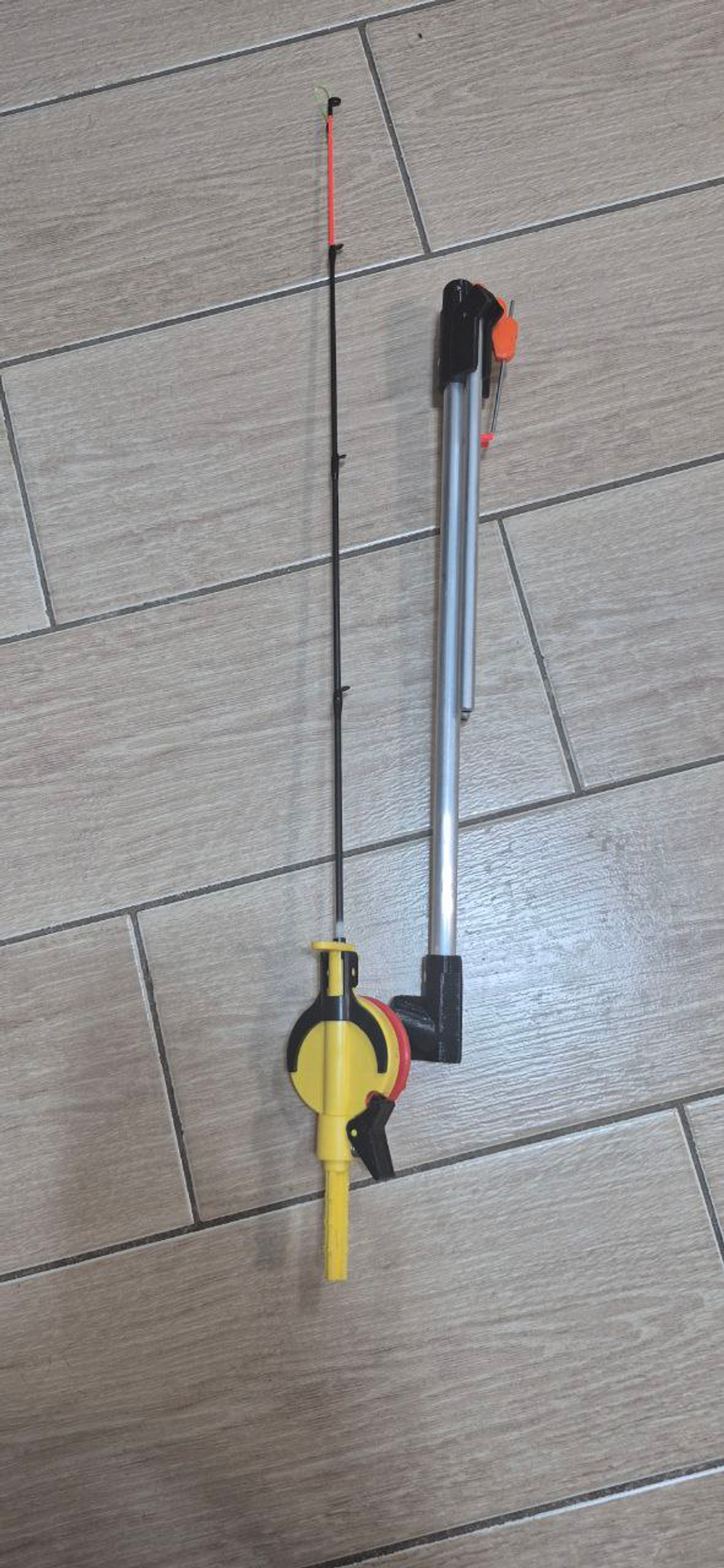 Удочка-поставушка зимняя самоподсекающая.