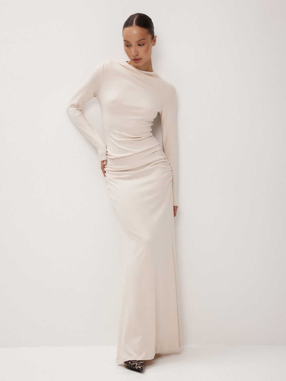 Платье вечернее праздничное длинное с драпировкой