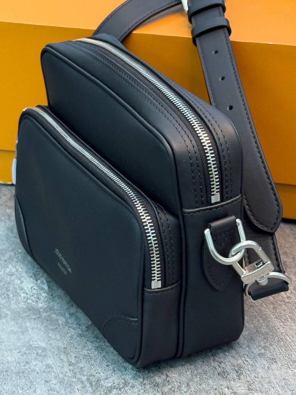 Сумка через плечо Louis Vuitton Nil