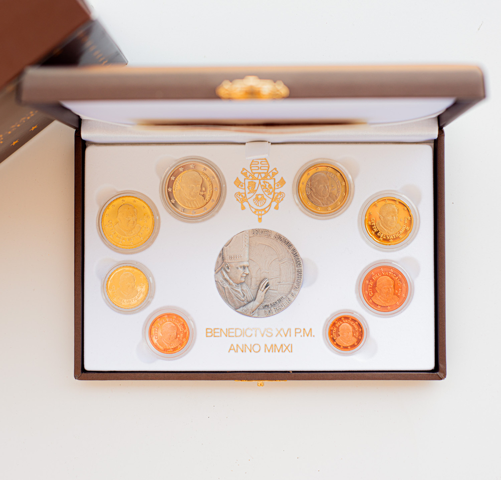 Vatican Proof Coin Set 2011 with Exclusive Silver Medal