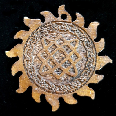 Славянский оберег Звезда Лады Богородицы. Размер 5х5 см. Цвет Мокко. Материал береза. Толщина 4 мм