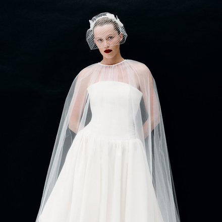 Кейп белый полупрозрачный