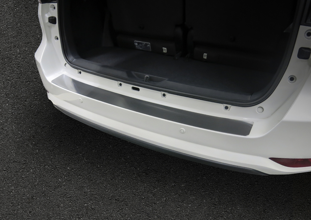 Накладка на задний бампер Rival для Toyota Fortuner II 2017-2020, нерж. сталь, NB.5710.1