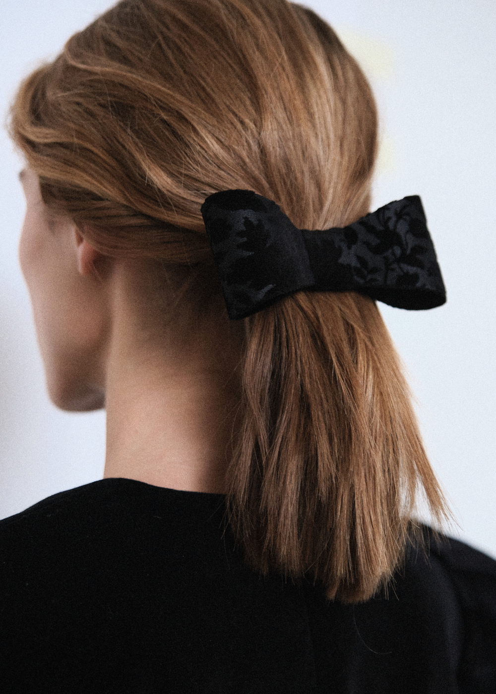 Бант-бабочка из черного жаккарда с узором