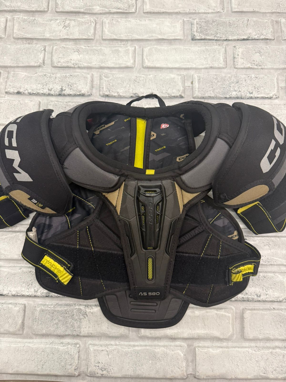 CCM tacks as580 JR M