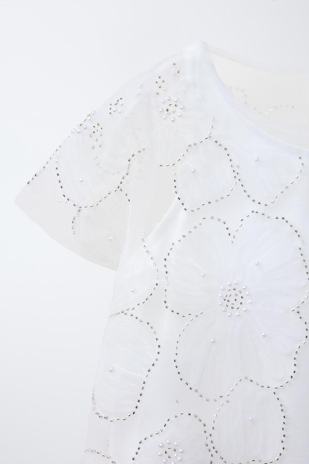 ZARA ФАТИНОВОЕ ПЛАТЬЕ С ВЫШИВКОЙ БИСЕРОМ, БЕЛЫЙ