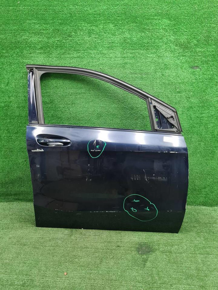 Дверь передняя правая Mercedes B w246 (2011-2018)