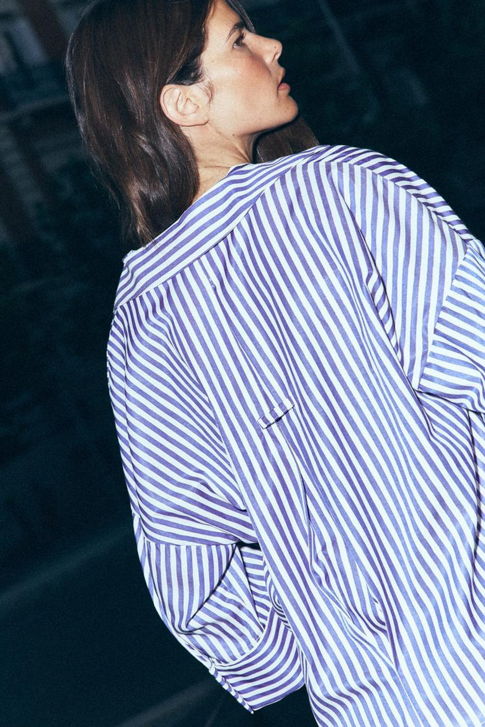 ZARA РУБАШКА ИЗ ПОПЛИНА С ШИРОКИМИ РУКАВАМИ, СИНИЙ/БЕЛЫЙ