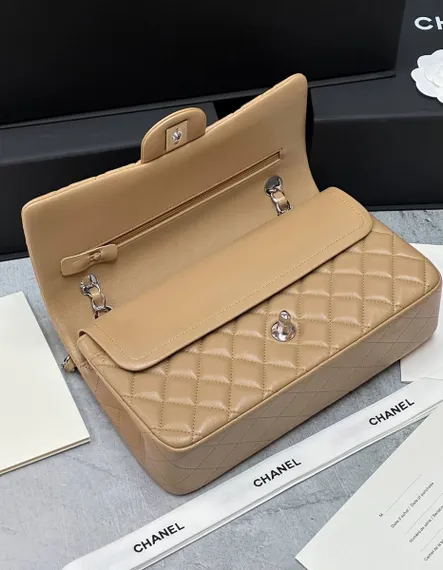 Сумка женская Chanel Timeless Jumbo бежевый