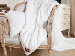 Подушка шелковая 70х70 German Grass Luxury Silk Австрия-Россия
