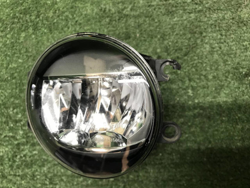 ПТФ правая Toyota Land Cruiser Prado 150 17-нв LED