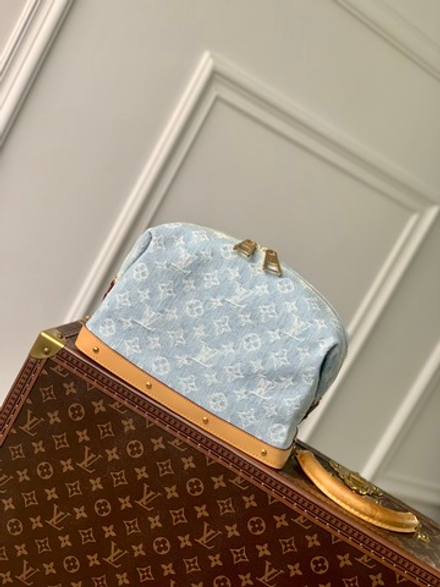 Louis Vuitton Pochette Cosmetique GM