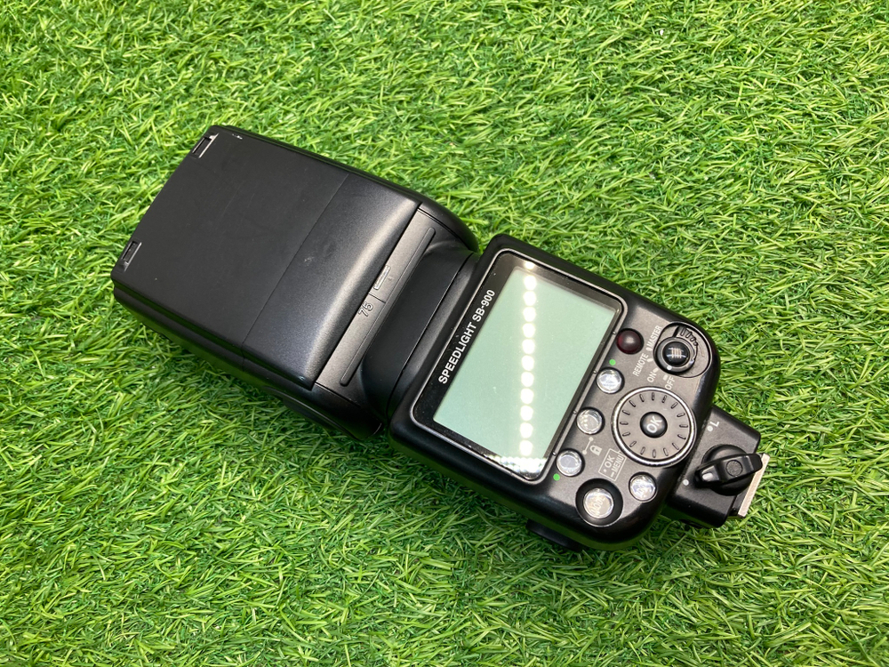 Nikon SB-900