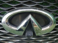 Решетка радиатора Infiniti QX60 (2016-2020)