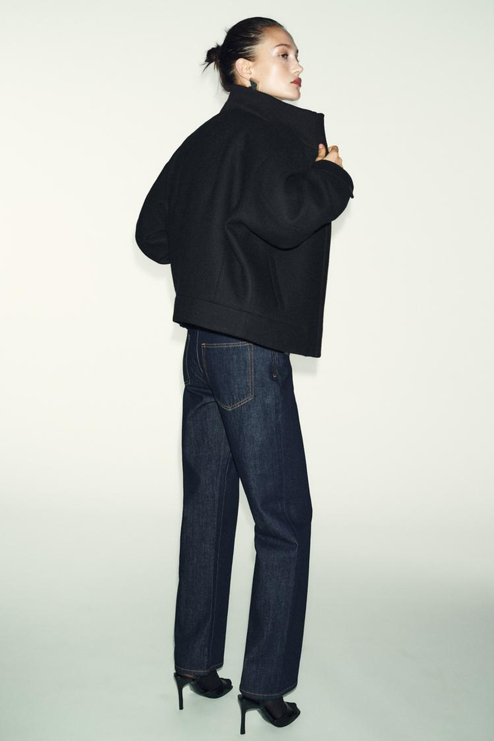 ZARA КОРОТКОЕ ПАЛЬТО ИЗ СМЕСОВОЙ ШЕРСТИ С ВОРОТНИКОМ-СТОЙКОЙ, ЧЕРНЫЙ