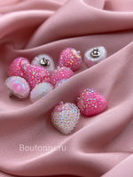 Пуговицы пластиковые в форме клубники розовые