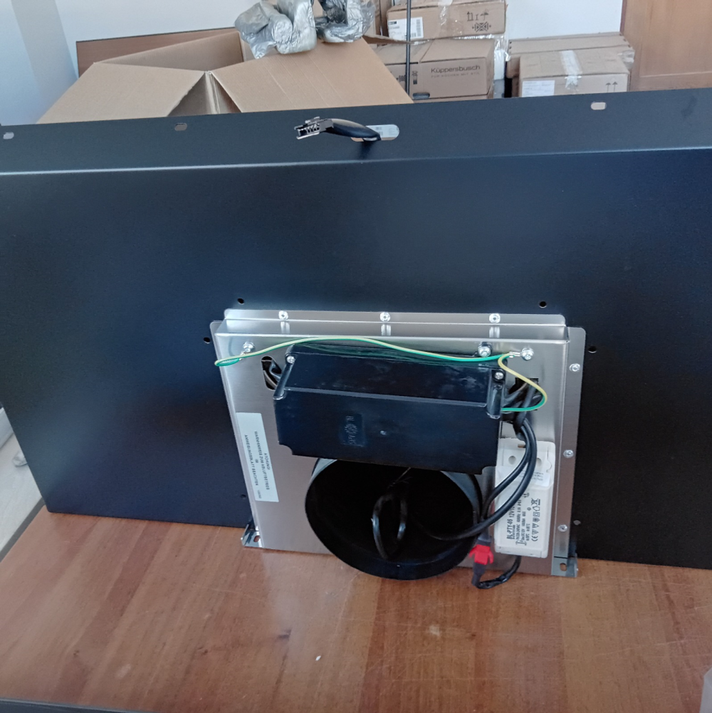 Настенная вытяжка Kuppersbusch DW 9800.0 S черное стекло