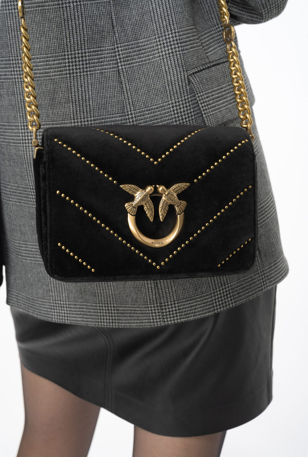 CLASSIC LOVE BAG CLICK IN VELVET WITH STUDS - black