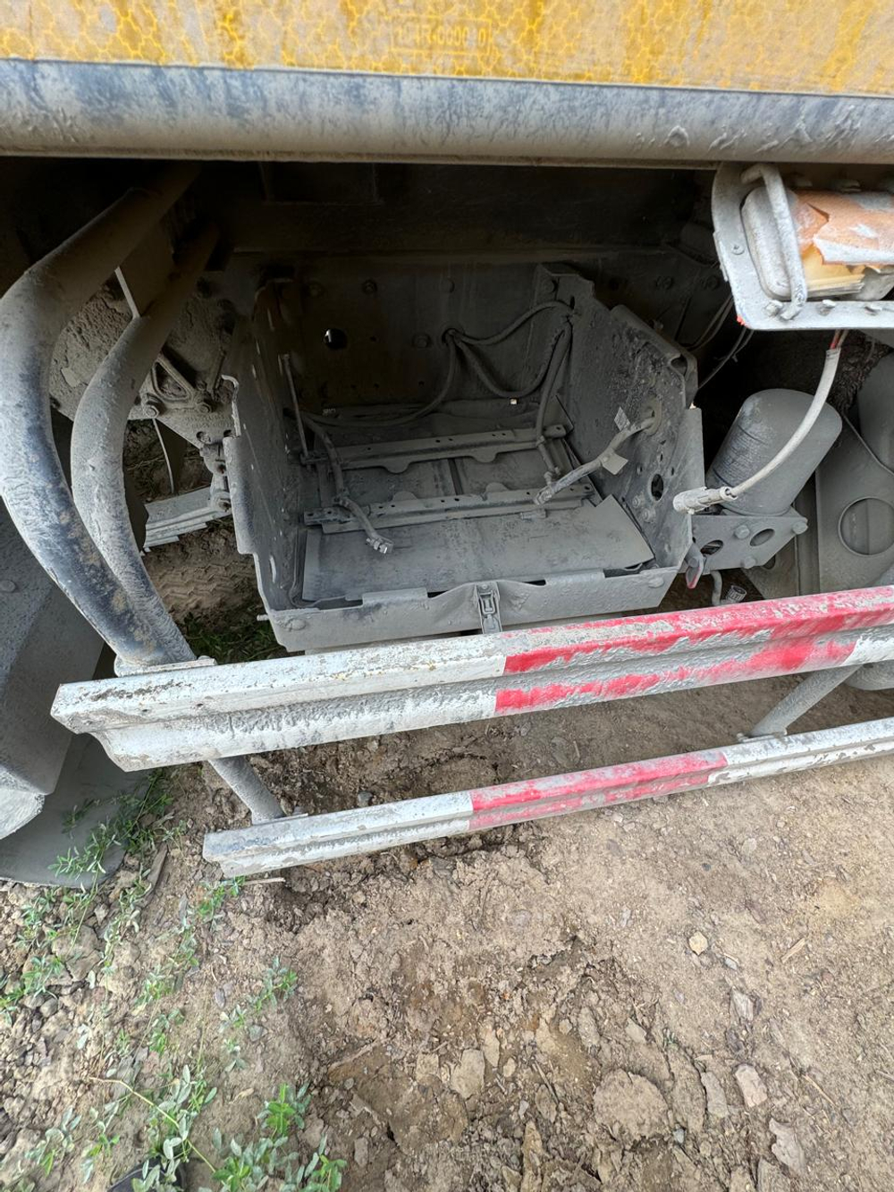 FAW J6 8x4 Самосвал СА3310Р66K24T4E5 (Дизельный, 11,1 л, 420 л.с., МТ)