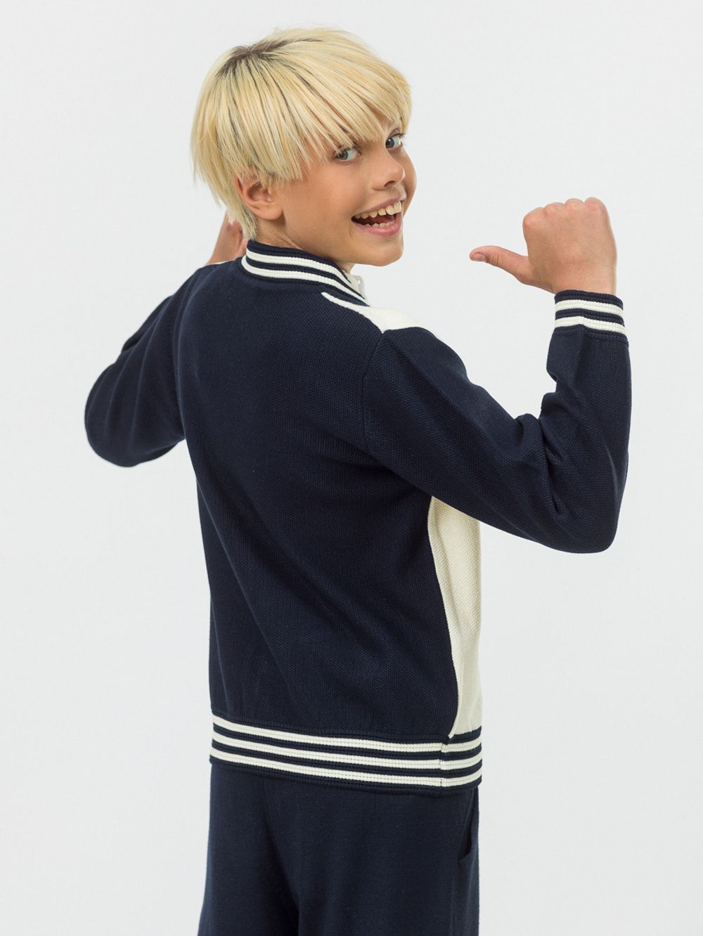 Бомбер кардиган для мальчика в школу AT1016 молочный-синий