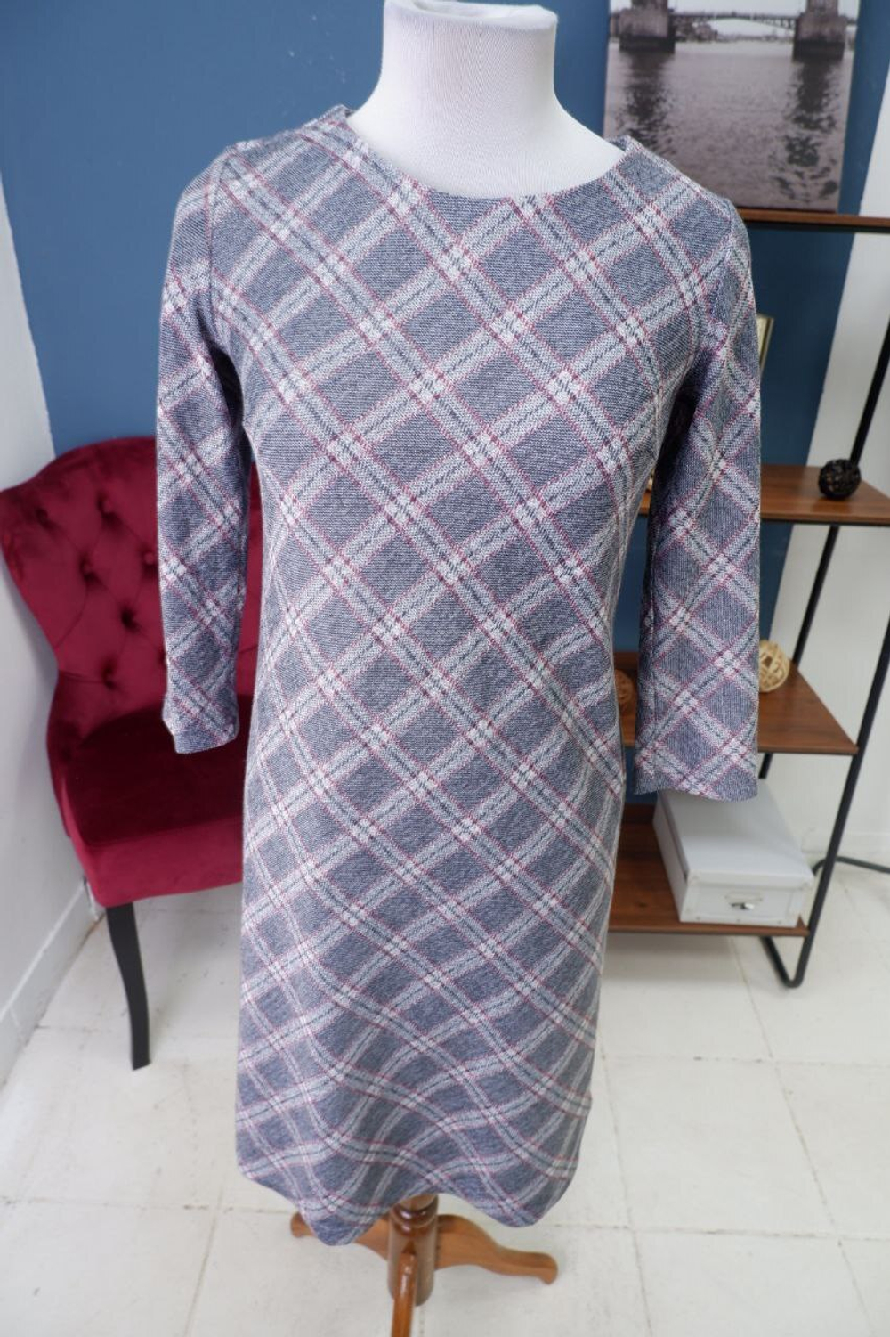 Платье Deniza серое в клетку 44 размер