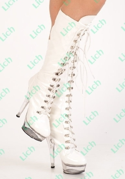 Сапоги белые лак