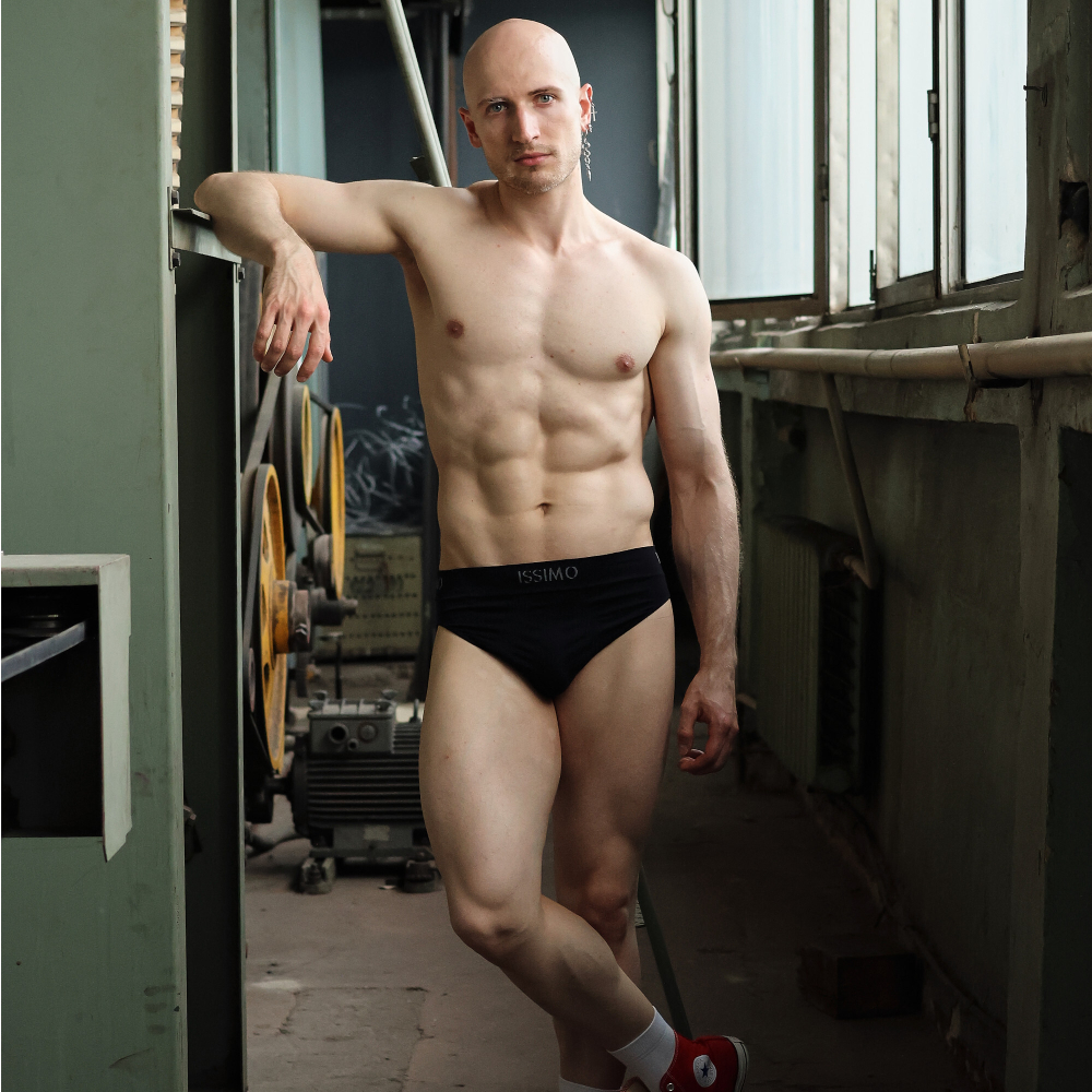 Мужские трусы слипы черные бесшовные ISSIMO SLIP 210
