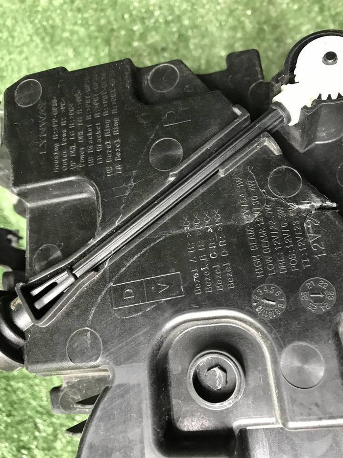 Фара правая Geely Monjaro (2021-н.в.) LED