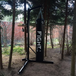 Напольная конструкция для боксерских мешков