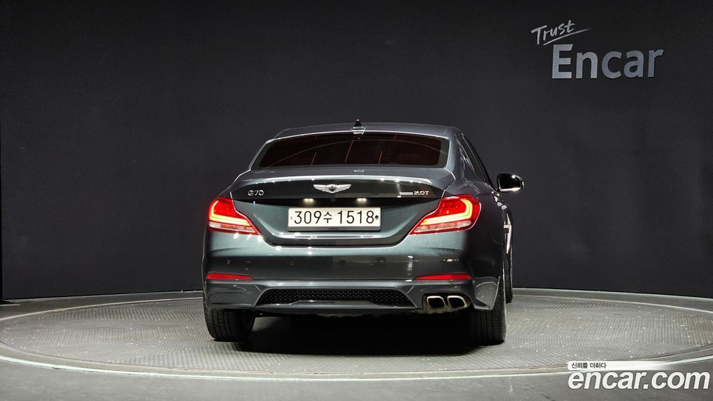 Genesis G70 2.0T AWD (10.2019)