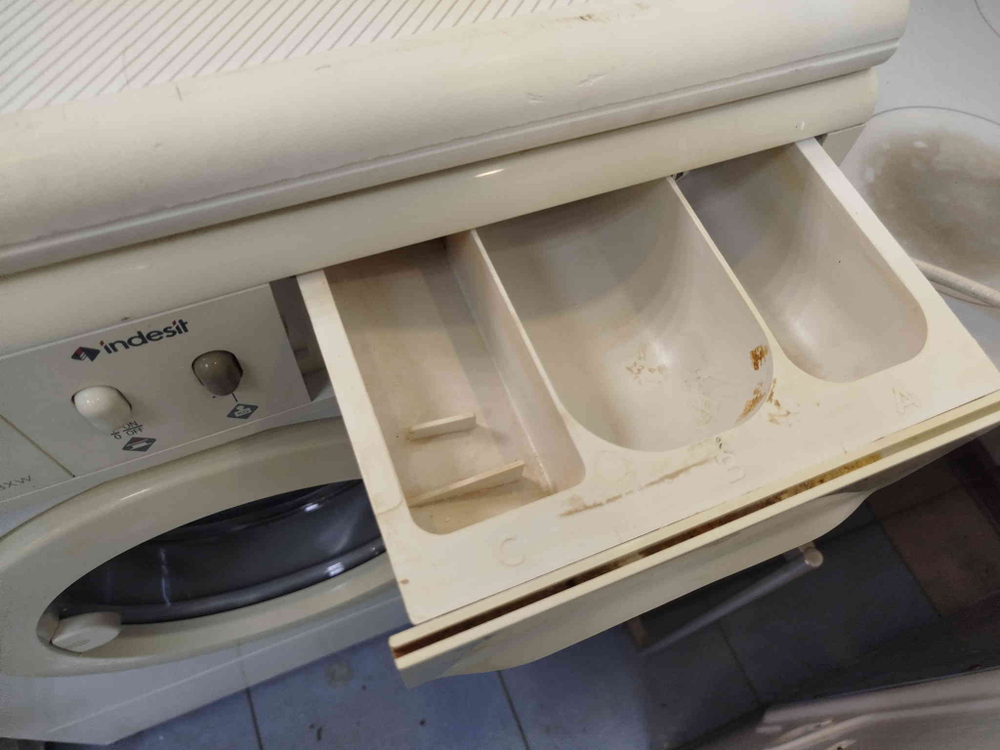 Стиральная машина Indesit 668XW 5 кг б/у
