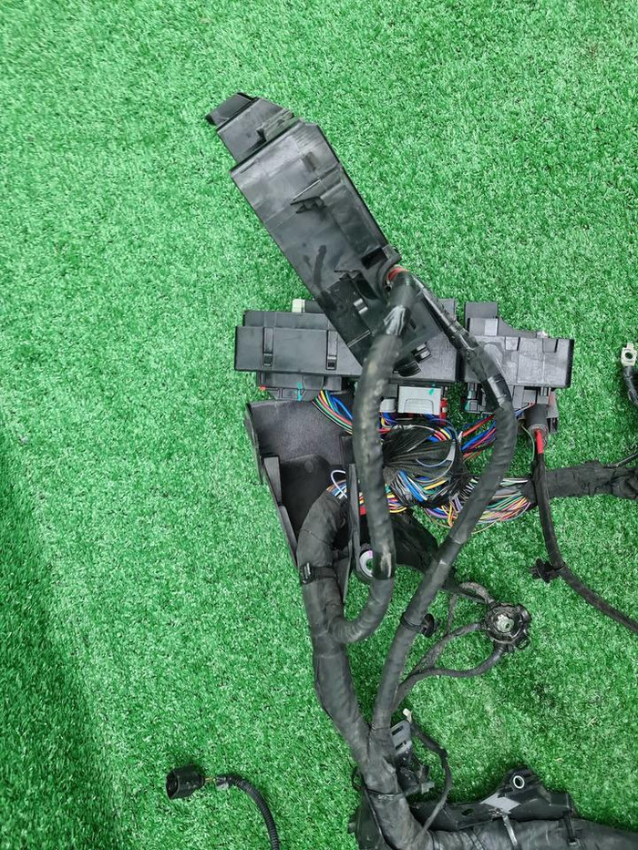 Проводка моторного отсека Geely Monjaro (21-нв)