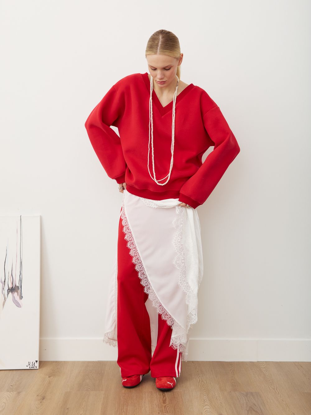 СВИТШОТ С V-ВЫРЕЗОМ КРАСНЫЙ