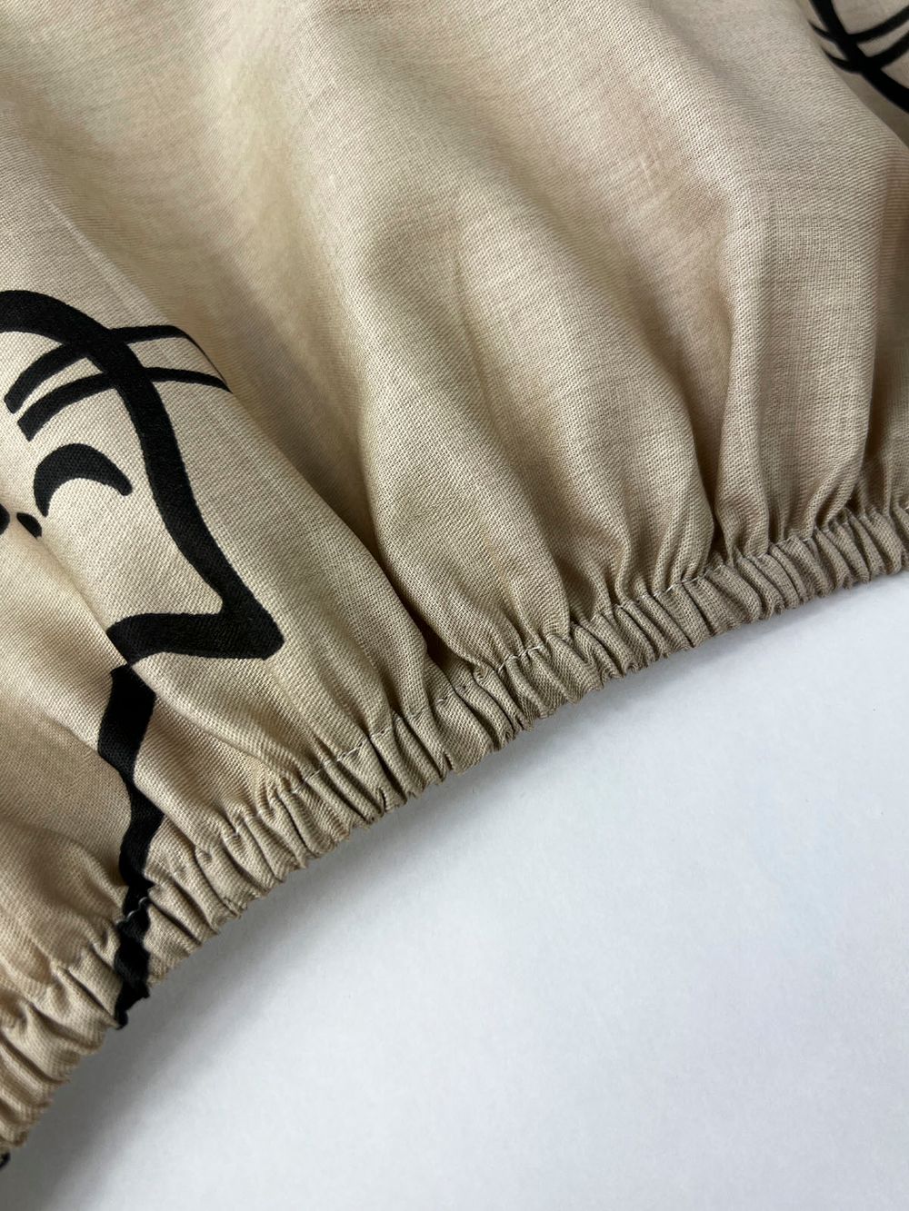 Постельное белье "КОТИКИ (беж)" семейное   наволочки 50х70 2шт Простынь на резинке 160х200 см  Пододеяльник 145х215 см(2шт)  Сказка сатин