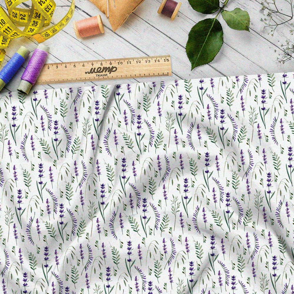 Ткань кулирная гладь мелкие сиреневые полевые цветы на белом фоне