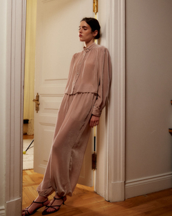 Комплект: блуза и брюки из шелкового бархата розовый