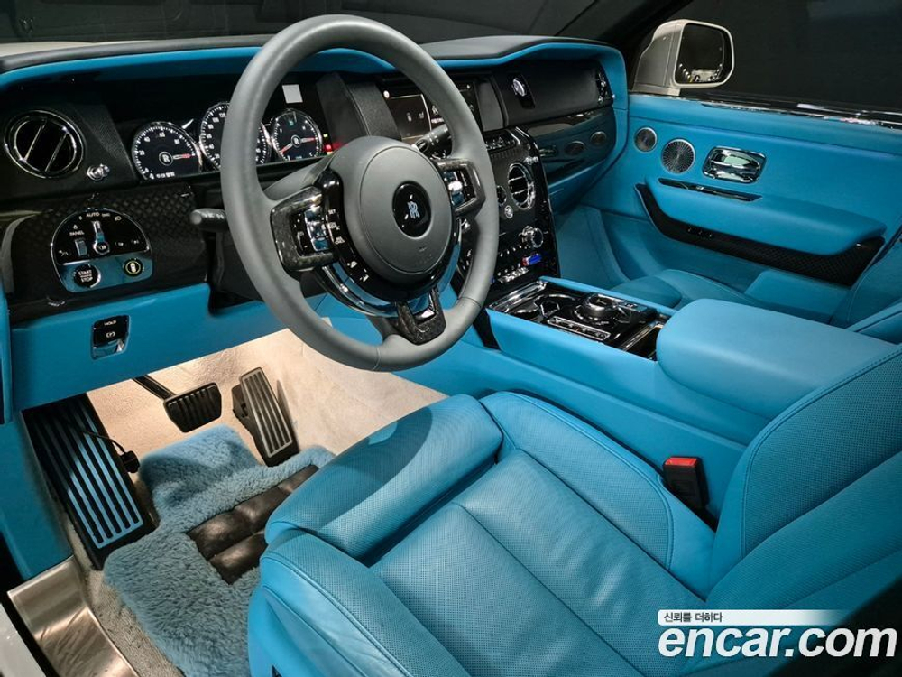 Rolls-Royce Cullinan 6.7 V12 Черный Badge (12.2022)
