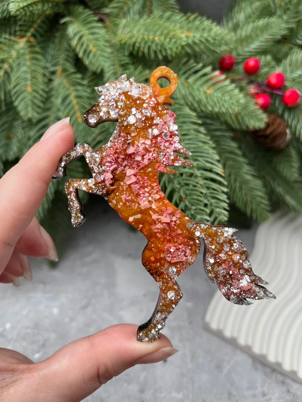 Новогодняя елочная игрушка Лошадка на дыбах