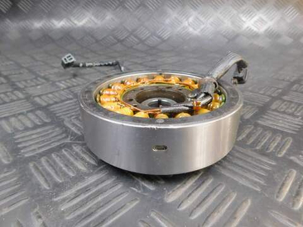 Генератор Kawasaki ZZR 400 98 053025
